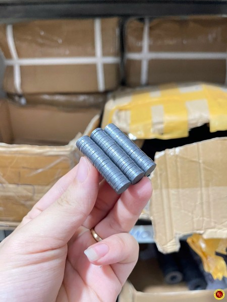 Nam châm Ferrite 10x2mm