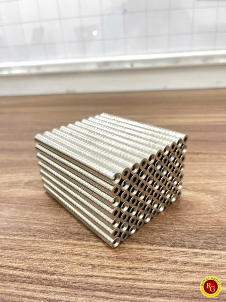 Nam châm đất hiếm 8x3 lỗ vát 3mm